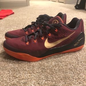 Nike Kobe 9 - Deep Garnet- size 11.5